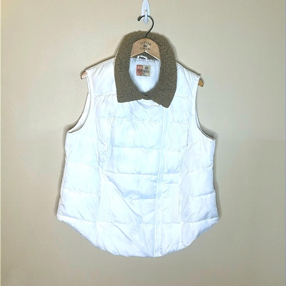Ruff Hewn Jackets & Blazers - RuffHewn Puffer Vest White Womens Size 1X Side Zipper Closure With Hidden Snaps